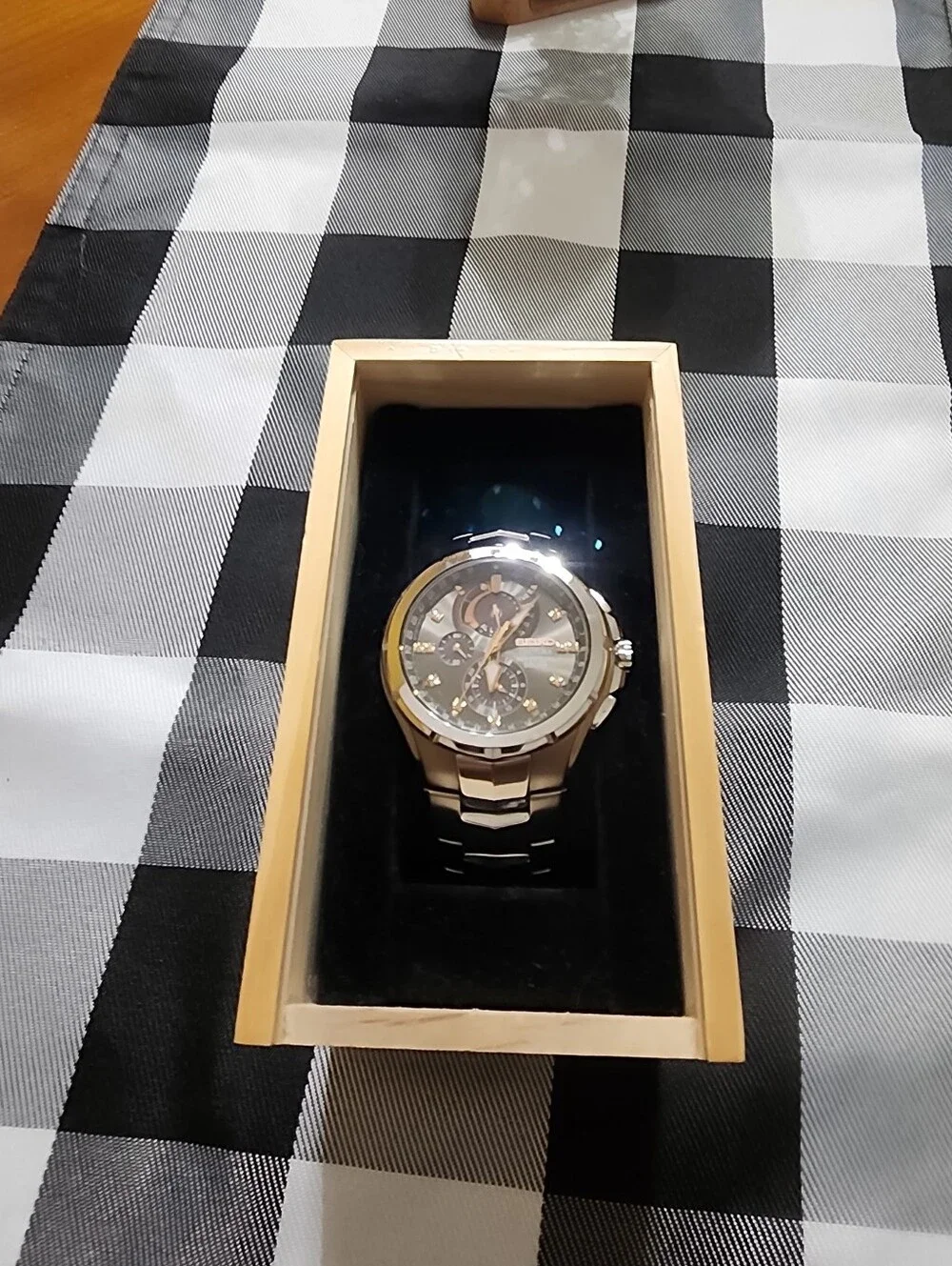 Men's Solar Power Watch Seiko Couture Perpetual Solar V198-0A-B0